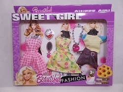 Šaty na Barbie  různé druhy